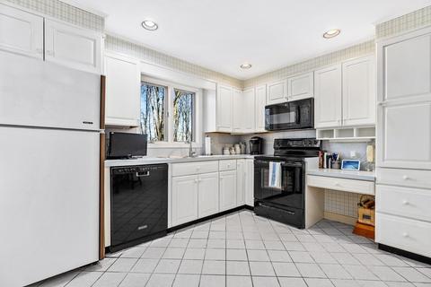 24 Leslie Rd, Worcester, MA 01605 photo 9
