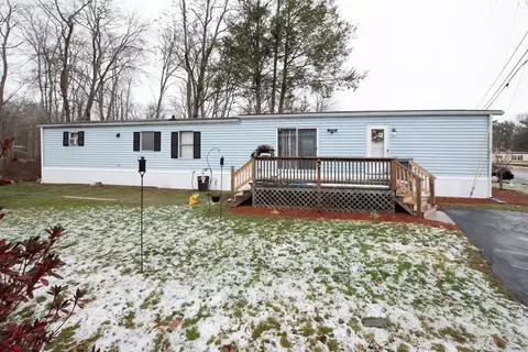 305 Turnpike St #215, Easton, MA 02375