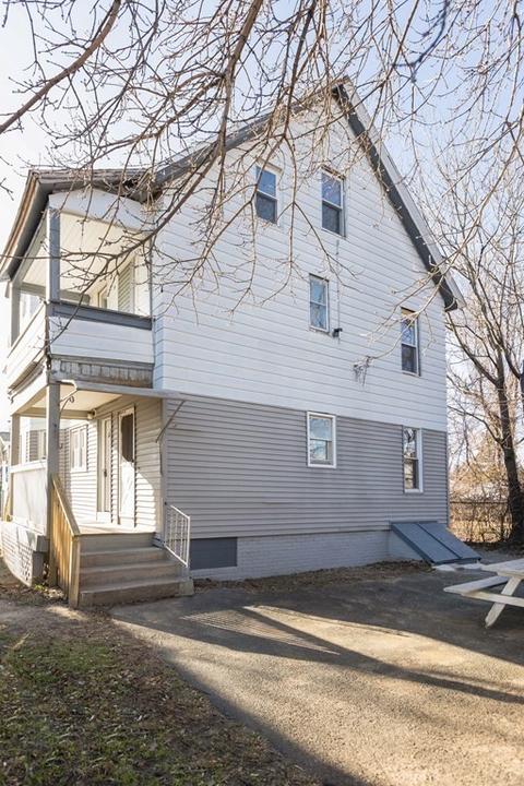 229 Walnut St, Springfield, MA 01105 photo 2