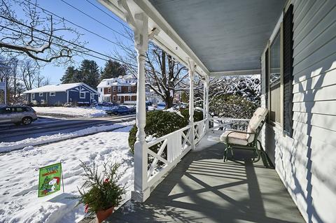 9 Garfield Ave, Easthampton, MA 01027 photo 4