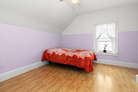 9 Herbert Pl, Lynn, MA 01902 photo 4