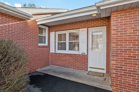 229 Mccarthy Ave, Chicopee, MA 01020 photo 2