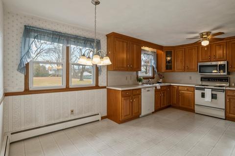 229 Mccarthy Ave, Chicopee, MA 01020 photo 17