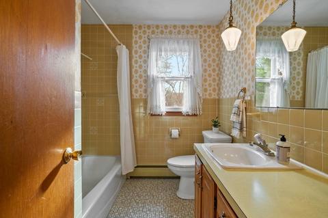 229 Mccarthy Ave, Chicopee, MA 01020 photo 27