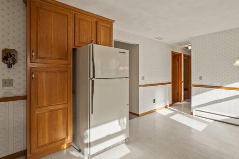 229 Mccarthy Ave, Chicopee, MA 01020 photo 14