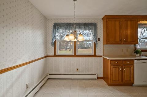 229 Mccarthy Ave, Chicopee, MA 01020 photo 16