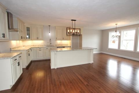 65 Marjorie St, Worcester, MA 01604 photo 5