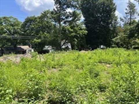 601 Salisbury St, Worcester, MA 01609 photo 2