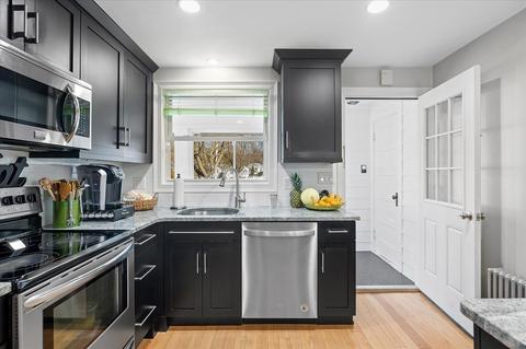 428 Mill St, Worcester, MA 01602 photo 3