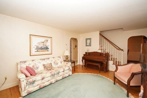 30 Walnut St, Plainville, MA 02762 photo 8