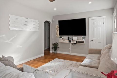 115 Sylvester St, Springfield, MA 01109 photo 5