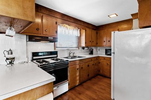 200 Hudson St, Fall River, MA 02720 photo 10
