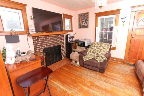 25 Berbay Cir, Springfield, MA 01109 photo 4