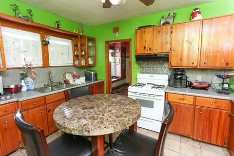25 Berbay Cir, Springfield, MA 01109 photo 8