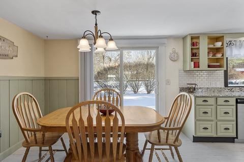 486 Pleasant St, Athol, MA 01331 photo 9