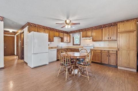 37 Harrington St, Athol, MA 01331 photo 4