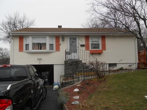 204 Clover St, Worcester, MA 01603 photo 1