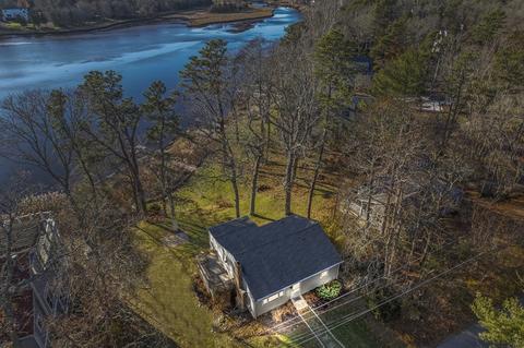 19 Rose Point Ave, Wareham, MA 02576 photo 1
