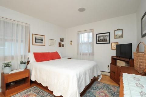 256 Draper St, Springfield, MA 01108 photo 11