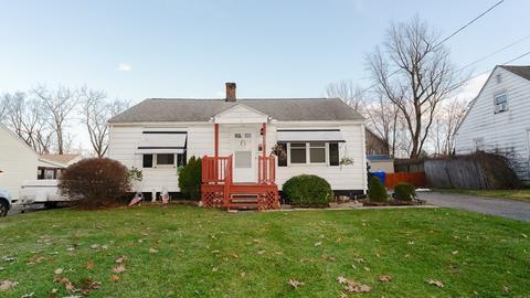 33 Bernard St, Springfield, MA 01109 photo 1