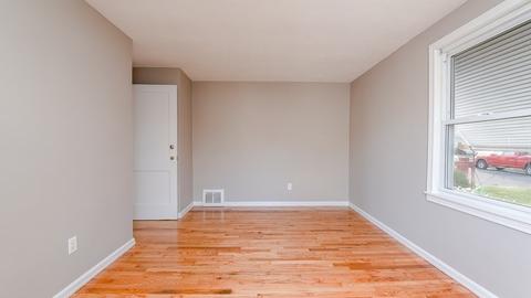 33 Bernard St, Springfield, MA 01109 photo 10