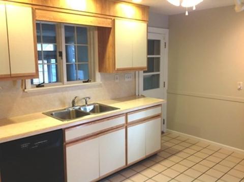 85 Upland St, Springfield, MA 01104 photo 3