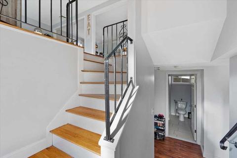 4 Venus Dr, Worcester, MA 01605 photo 4