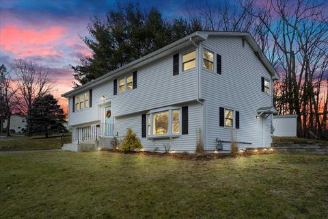 4 Venus Dr, Worcester, MA 01605 photo 2