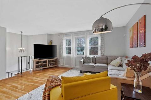 4 Venus Dr, Worcester, MA 01605 photo 5