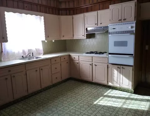 44 Morton St, Fall River, MA 02720 photo 8