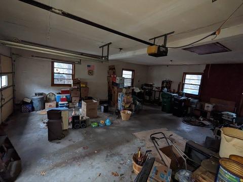 27 Hearthstone Ter, Chicopee, MA 01020 photo 18