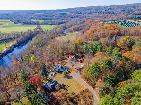 28 34 Colorado Ave, Greenfield, MA 01301