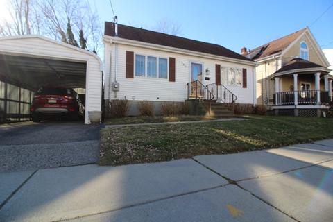 107 Arizona St, Fall River, MA 02723 photo 3