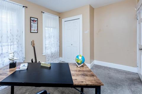 55 Eustis Ave, Lowell, MA 01850 photo 13