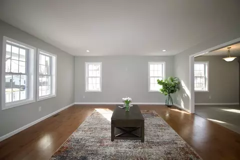 70 Wrentham Rd, Springfield, MA 01119 photo 9
