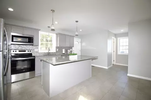 70 Wrentham Rd, Springfield, MA 01119 photo 7