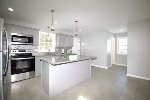 70 Wrentham Rd, Springfield, MA 01119 photo 6