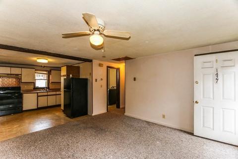 1427 Sumner Ave, Springfield, MA 01118 photo 6