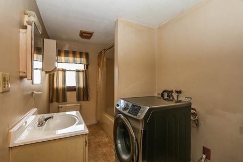 1427 Sumner Ave, Springfield, MA 01118 photo 16