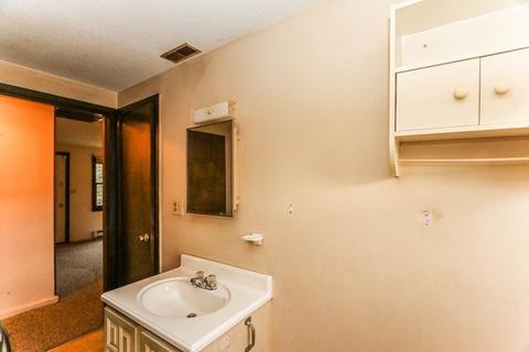 1427 Sumner Ave, Springfield, MA 01118 photo 15