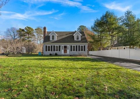 319 Hooppole Rd, Mashpee, MA 02649 photo 2