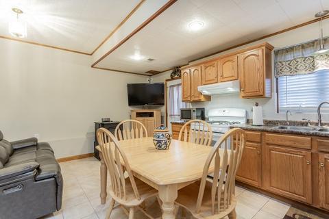 31 Abington Ln, Fall River, MA 02721 photo 19