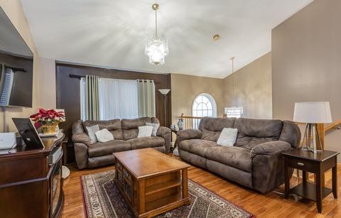 31 Abington Ln, Fall River, MA 02721 photo 5