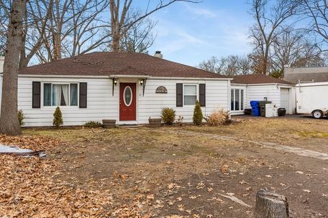 80 Carnavon Cir, Springfield, MA 01109 photo 2
