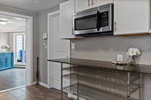 80 Carnavon Cir, Springfield, MA 01109 photo 7