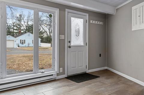 80 Carnavon Cir, Springfield, MA 01109 photo 15