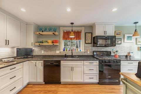 43 Cherry St, Gloucester, MA 01930 photo 13