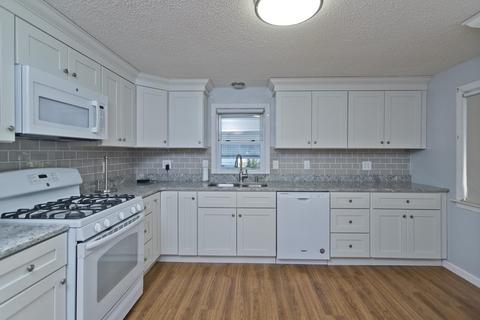 36 Mcbride St, Springfield, MA 01104 photo 2
