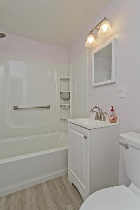 36 Mcbride St, Springfield, MA 01104 photo 4