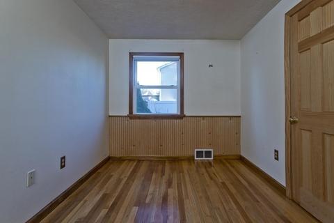 36 Mcbride St, Springfield, MA 01104 photo 8